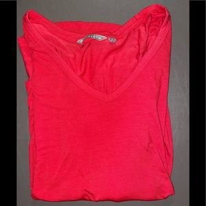 ATHLETA WOMEN'S RED LONG SLEEVE V-NECK ATHLETIC RUNNING SHIRT -SIZE L
